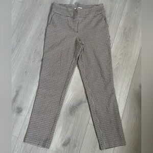 Stylish SC & CO. Houndstooth pull on ankle Pants. Stretch, front pockets size 10